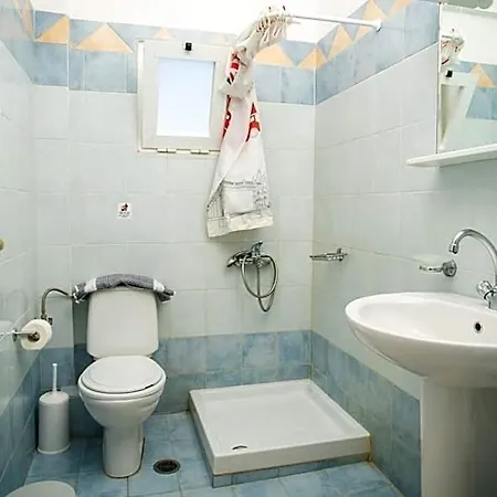 Отель Manos 3*