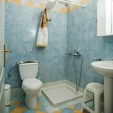 Manos Отель 3*
